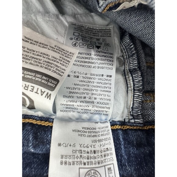 Levis Wedgie Jeans Size 25 High Rise Straight Medium Blue Denim Button Fly - Picture 10 of 16